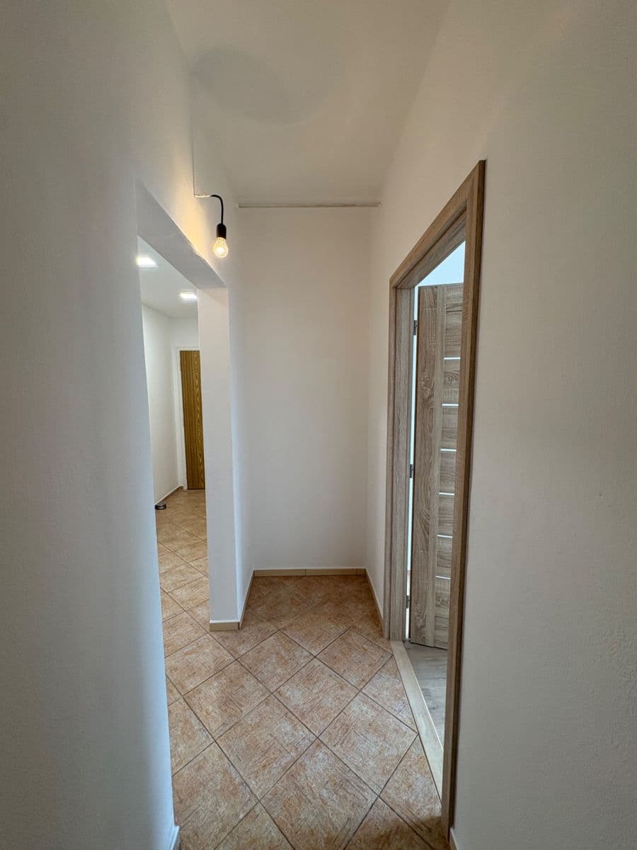 Prenájom bytu 3-izbový 70 m², Trnkova, Olomouc, Olomoucký kraj Prenájom bytu 3-izbový 70 m², Trnkova, Olomouc, Olomoucký kraj