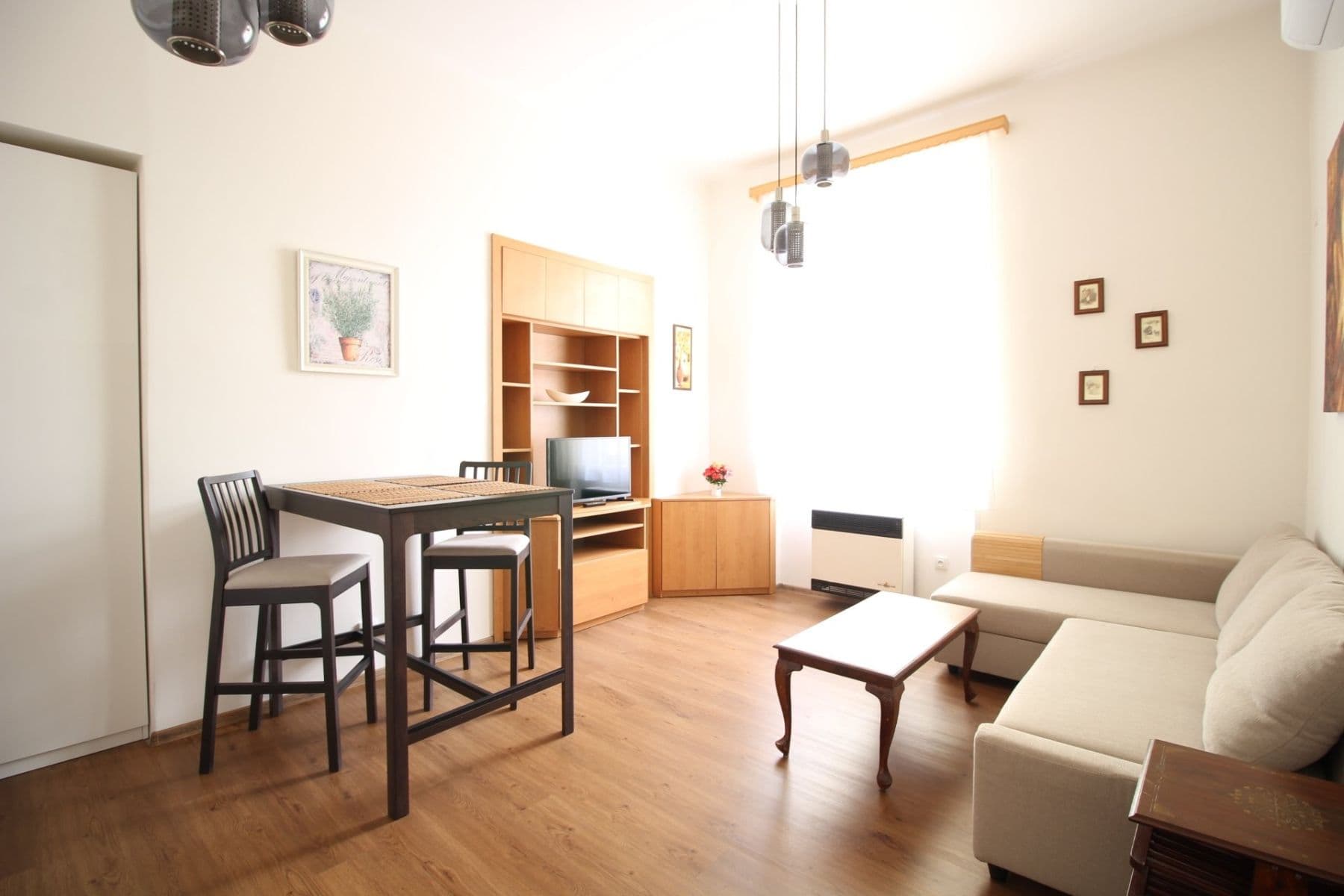 Prenájom bytu 2-izbový 34 m², Vodičkova, Praha, Praha Prenájom bytu 2-izbový 34 m², Vodičkova, Praha, Praha