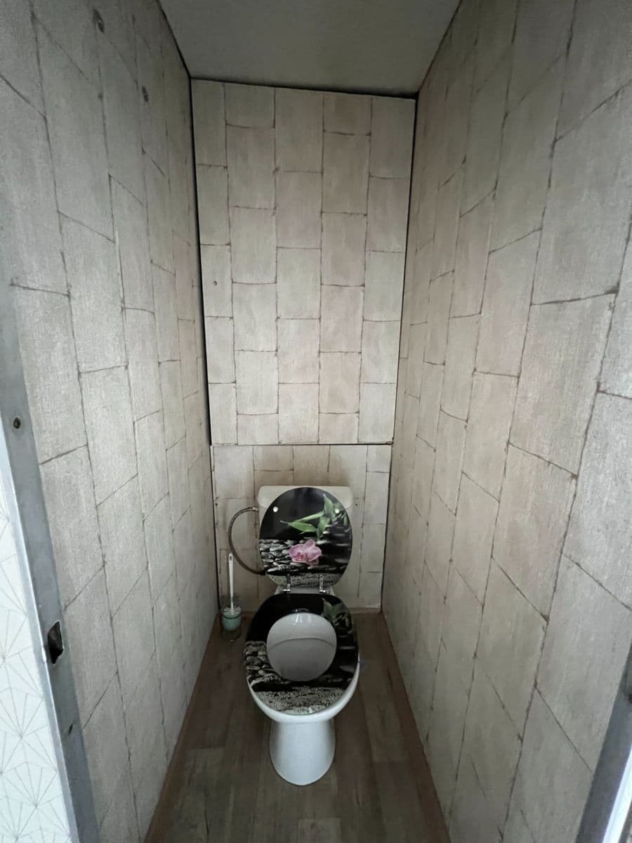 Predaj bytu 2-izbový 52 m², Plešivecká, Karlovy Vary, Karlovarský kraj Predaj bytu 2-izbový 52 m², Plešivecká, Karlovy Vary, Karlovarský kraj