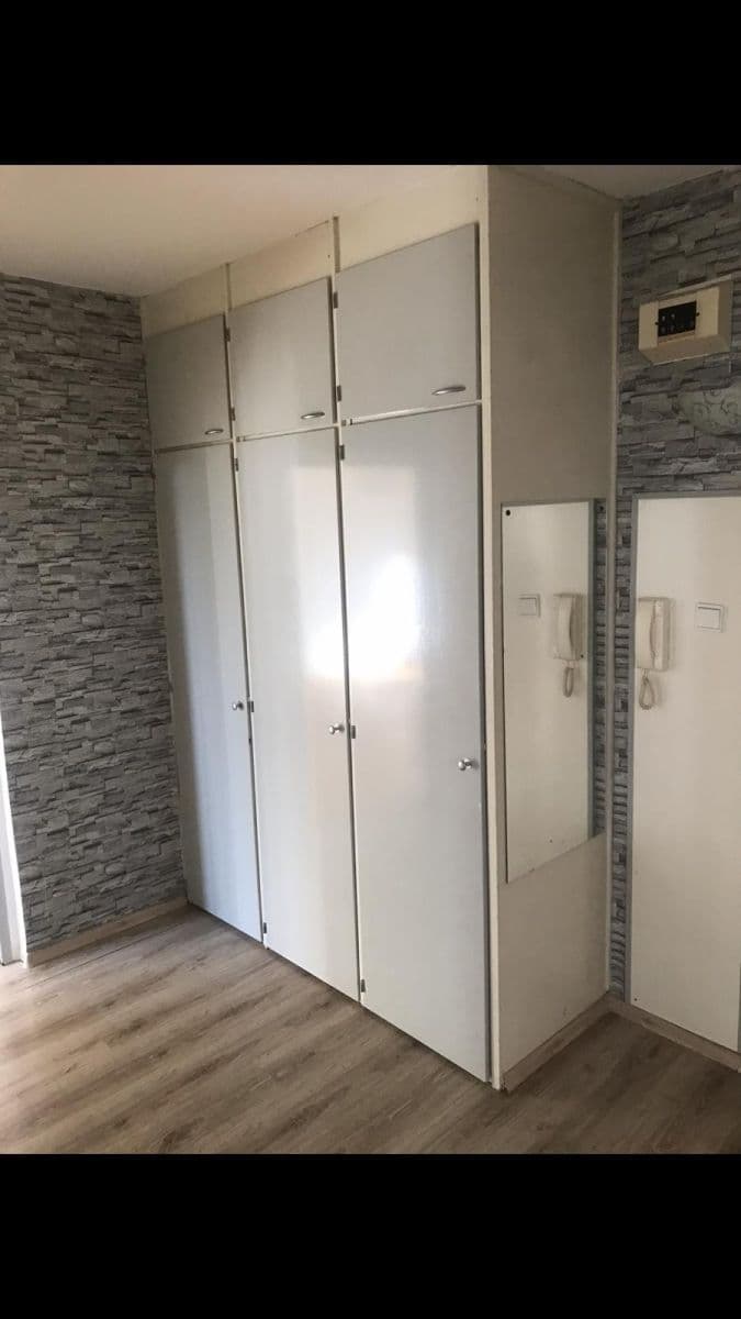 Predaj bytu 2-izbový 52 m², Plešivecká, Karlovy Vary, Karlovarský kraj Predaj bytu 2-izbový 52 m², Plešivecká, Karlovy Vary, Karlovarský kraj