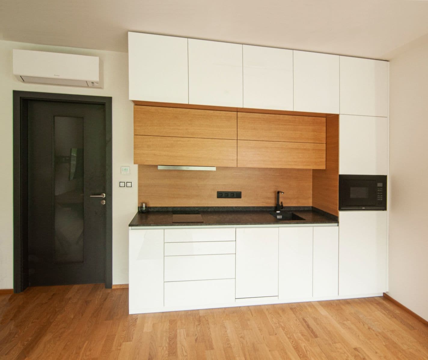 Prenájom bytu 1-izbový 30 m², Lučištníků, Praha, Praha Prenájom bytu 1-izbový 30 m², Lučištníků, Praha, Praha