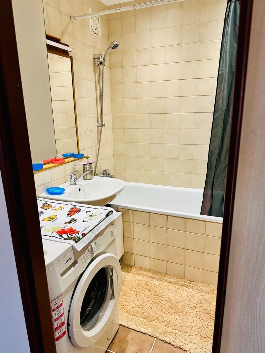 Prenájom bytu 3-izbový 75 m², Hekrova, Praha, Praha Prenájom bytu 3-izbový 75 m², Hekrova, Praha, Praha