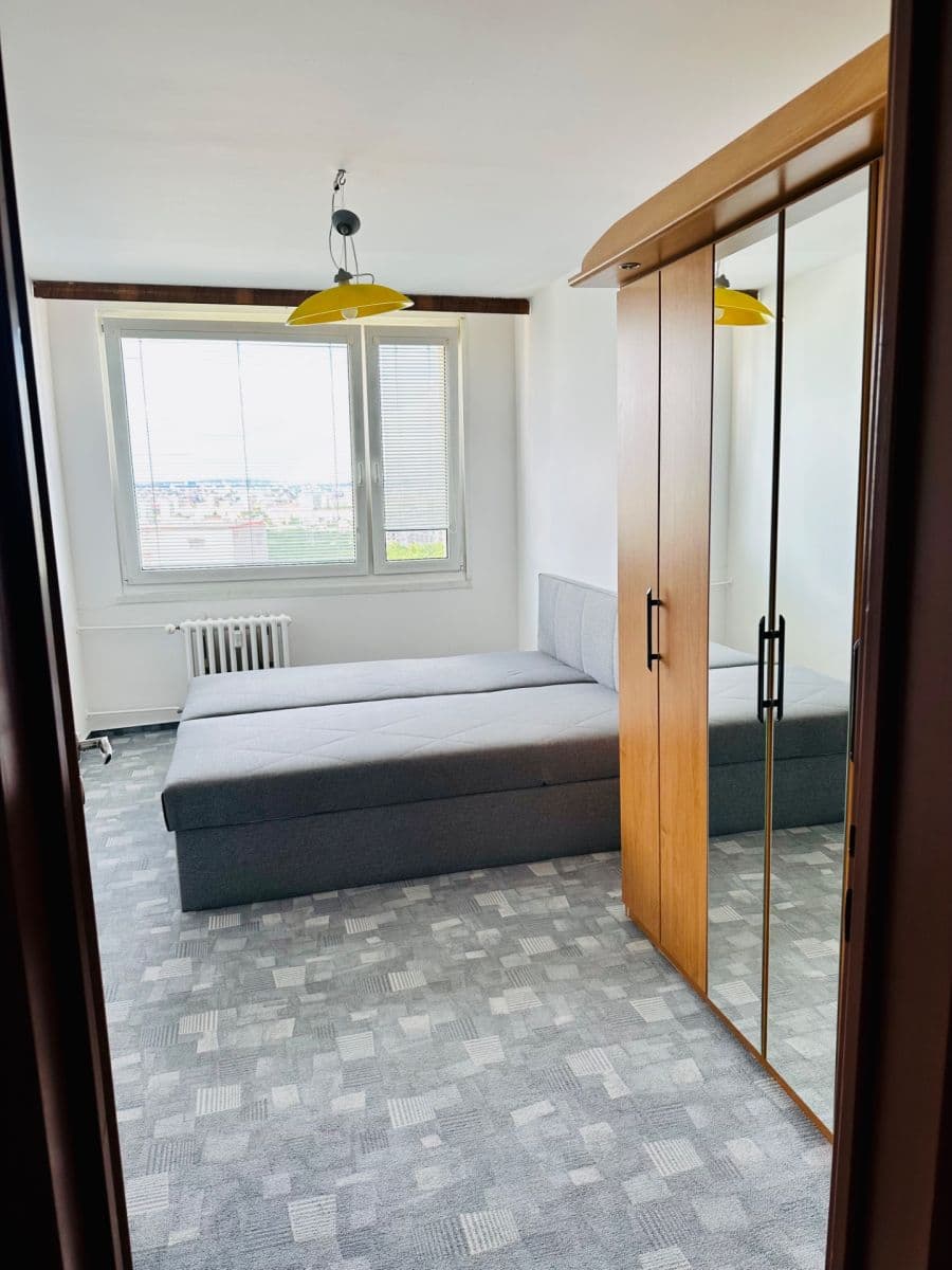 Prenájom bytu 3-izbový 75 m², Hekrova, Praha, Praha Prenájom bytu 3-izbový 75 m², Hekrova, Praha, Praha