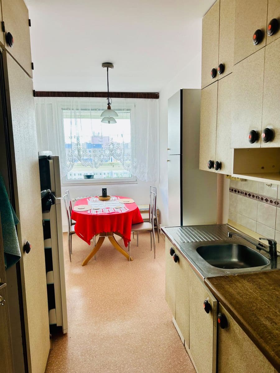 Prenájom bytu 3-izbový 75 m², Hekrova, Praha, Praha Prenájom bytu 3-izbový 75 m², Hekrova, Praha, Praha