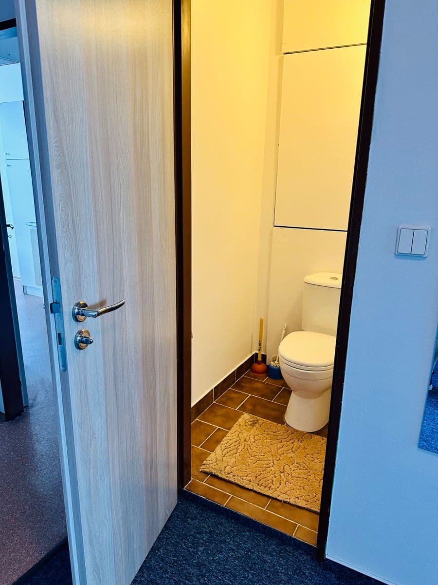 Prenájom bytu 3-izbový 75 m², Hekrova, Praha, Praha Prenájom bytu 3-izbový 75 m², Hekrova, Praha, Praha