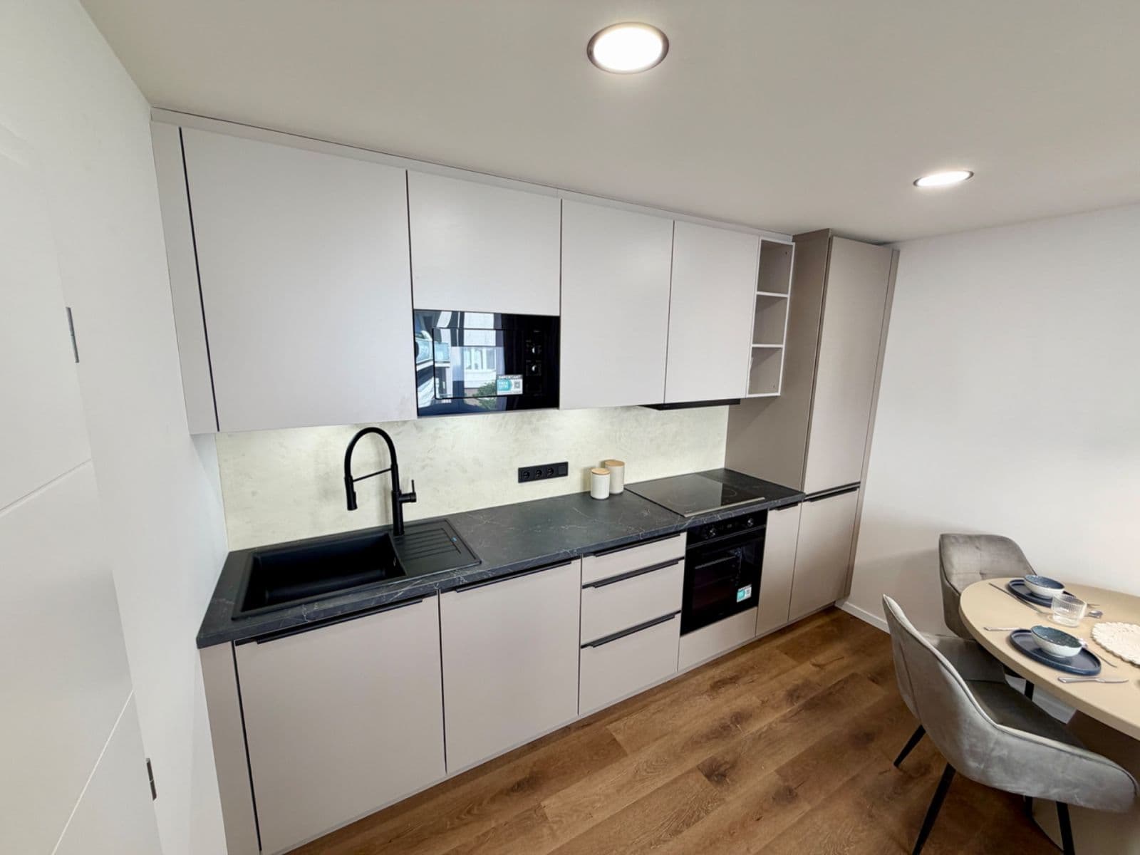 Predaj bytu 2-izbový 36 m², Nedašovská, Praha, Praha Predaj bytu 2-izbový 36 m², Nedašovská, Praha, Praha