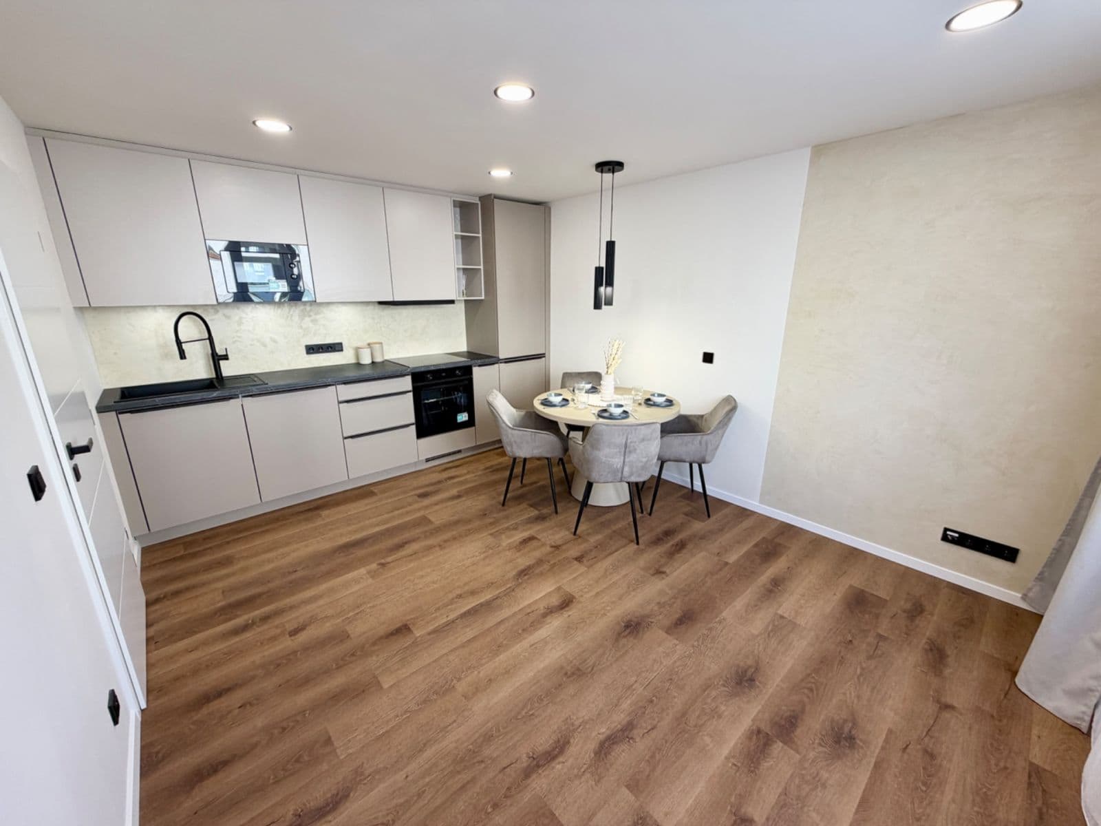 Predaj bytu 2-izbový 36 m², Nedašovská, Praha, Praha Predaj bytu 2-izbový 36 m², Nedašovská, Praha, Praha