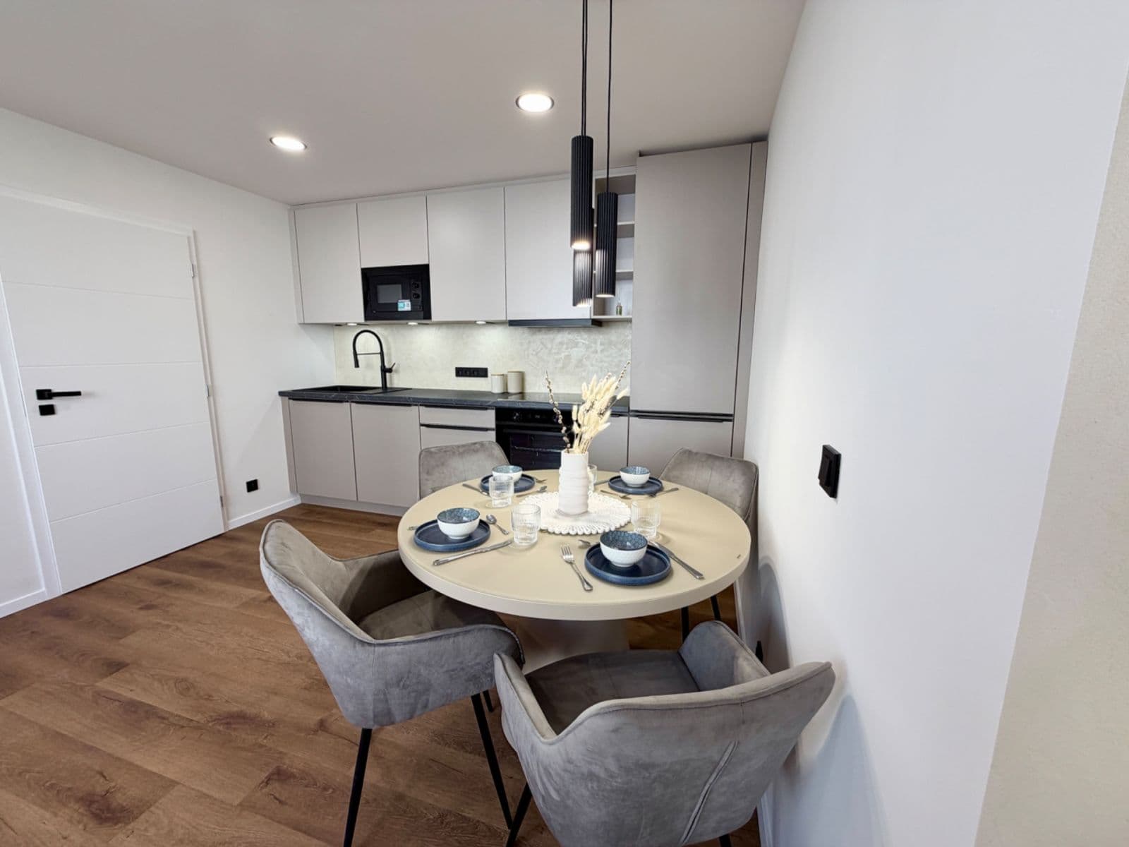 Predaj bytu 2-izbový 36 m², Nedašovská, Praha, Praha Predaj bytu 2-izbový 36 m², Nedašovská, Praha, Praha