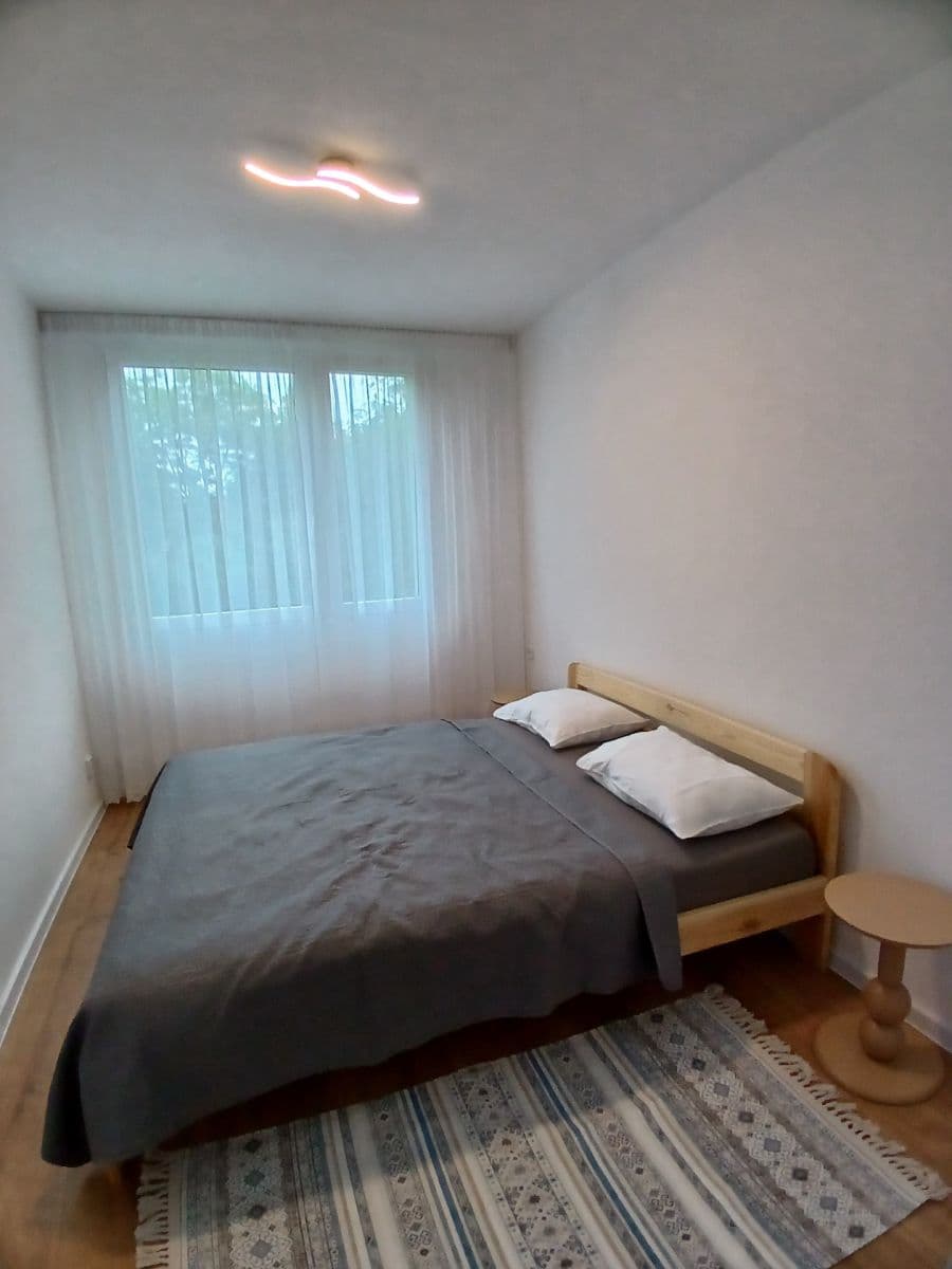 Prenájom bytu 2-izbový 42 m², Kusého, Praha, Praha Prenájom bytu 2-izbový 42 m², Kusého, Praha, Praha