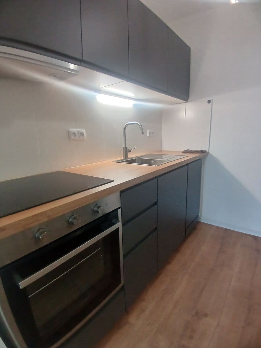 Prenájom bytu 2-izbový 42 m², Kusého, Praha, Praha Prenájom bytu 2-izbový 42 m², Kusého, Praha, Praha