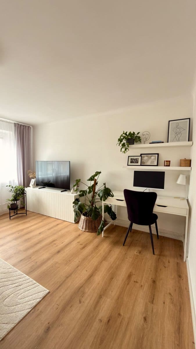 Prenájom bytu 2-izbový 60 m², Jarosl. Kociána, Kladno, Středočeský kraj Prenájom bytu 2-izbový 60 m², Jarosl. Kociána, Kladno, Středočeský kraj