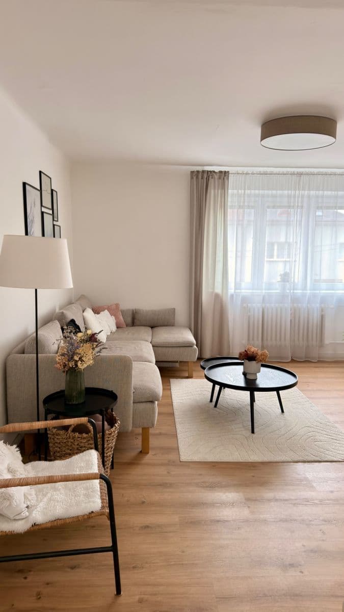 Prenájom bytu 2-izbový 60 m², Jarosl. Kociána, Kladno, Středočeský kraj Prenájom bytu 2-izbový 60 m², Jarosl. Kociána, Kladno, Středočeský kraj
