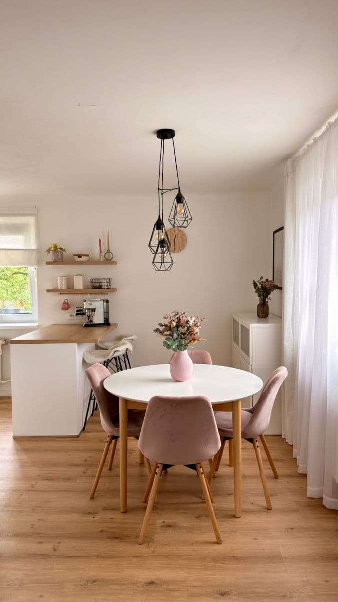 Prenájom bytu 2-izbový 60 m², Jarosl. Kociána, Kladno, Středočeský kraj Prenájom bytu 2-izbový 60 m², Jarosl. Kociána, Kladno, Středočeský kraj