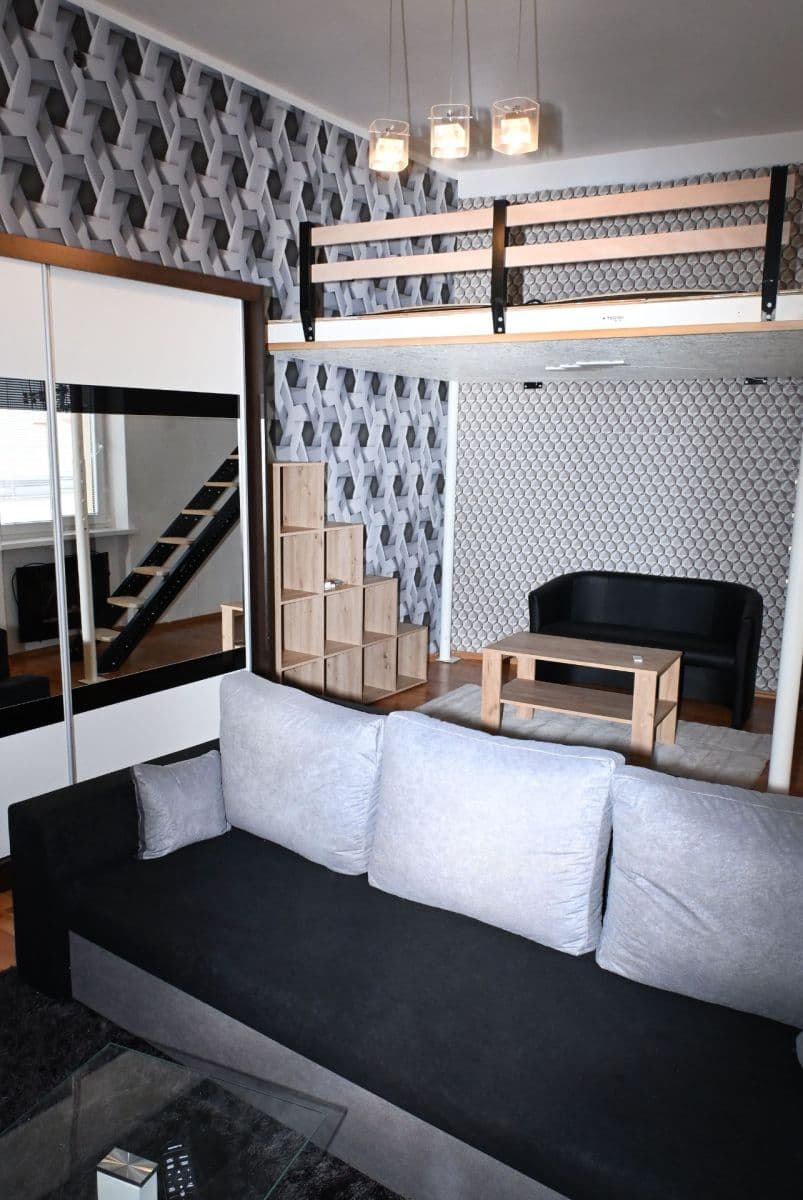 Prenájom bytu 1-izbový 41 m², Horný val, Žilina, Žilinský kraj Prenájom bytu 1-izbový 41 m², Horný val, Žilina, Žilinský kraj