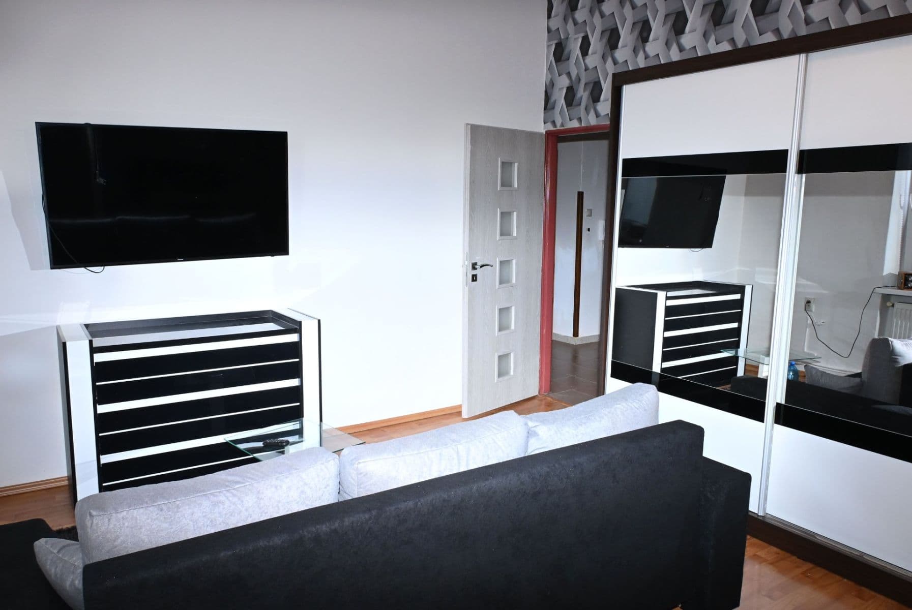 Prenájom bytu 1-izbový 41 m², Horný val, Žilina, Žilinský kraj Prenájom bytu 1-izbový 41 m², Horný val, Žilina, Žilinský kraj