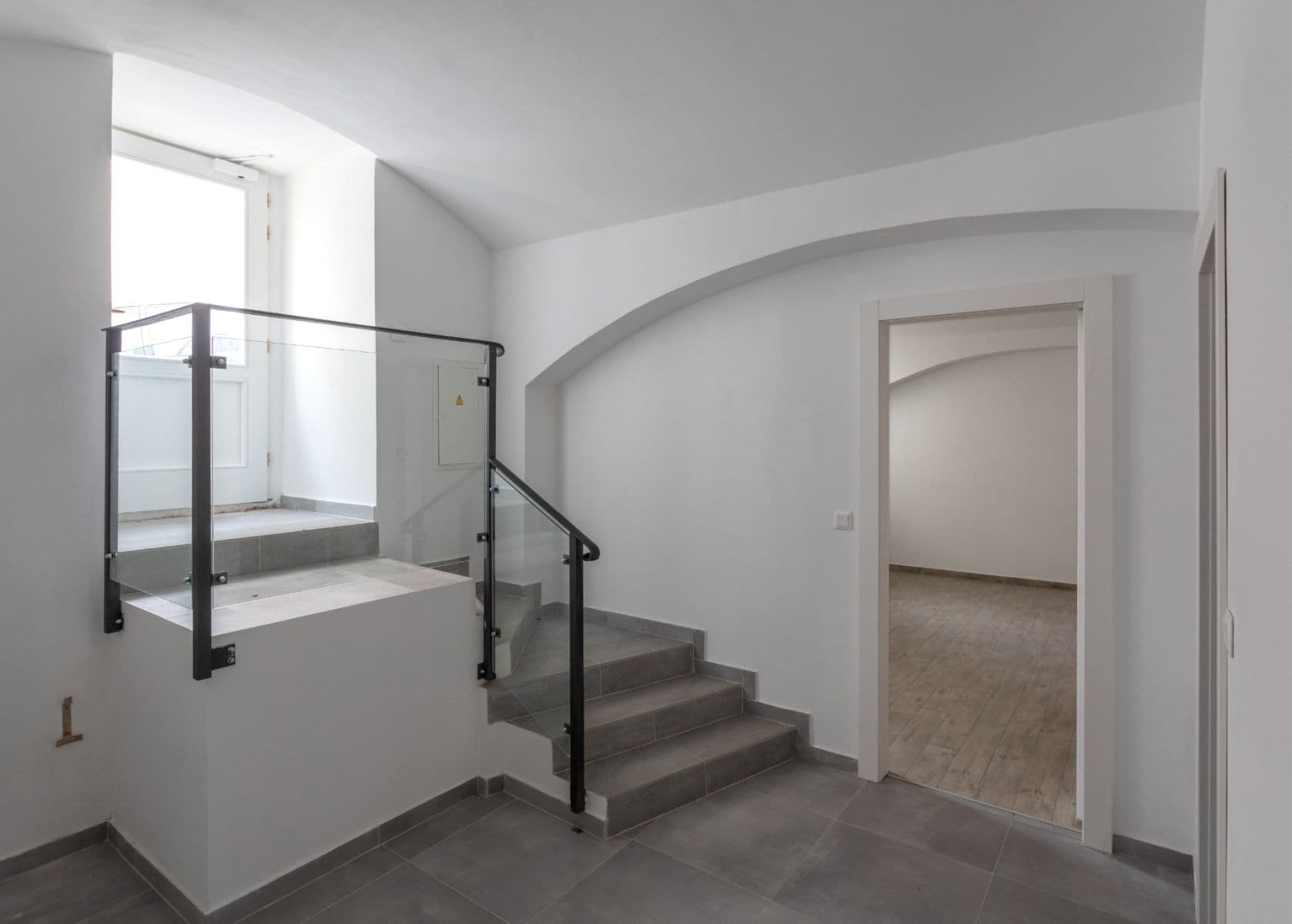 Predaj nebytového priestoru 42 m², Římská, Praha, Praha Predaj nebytového priestoru 42 m², Římská, Praha, Praha