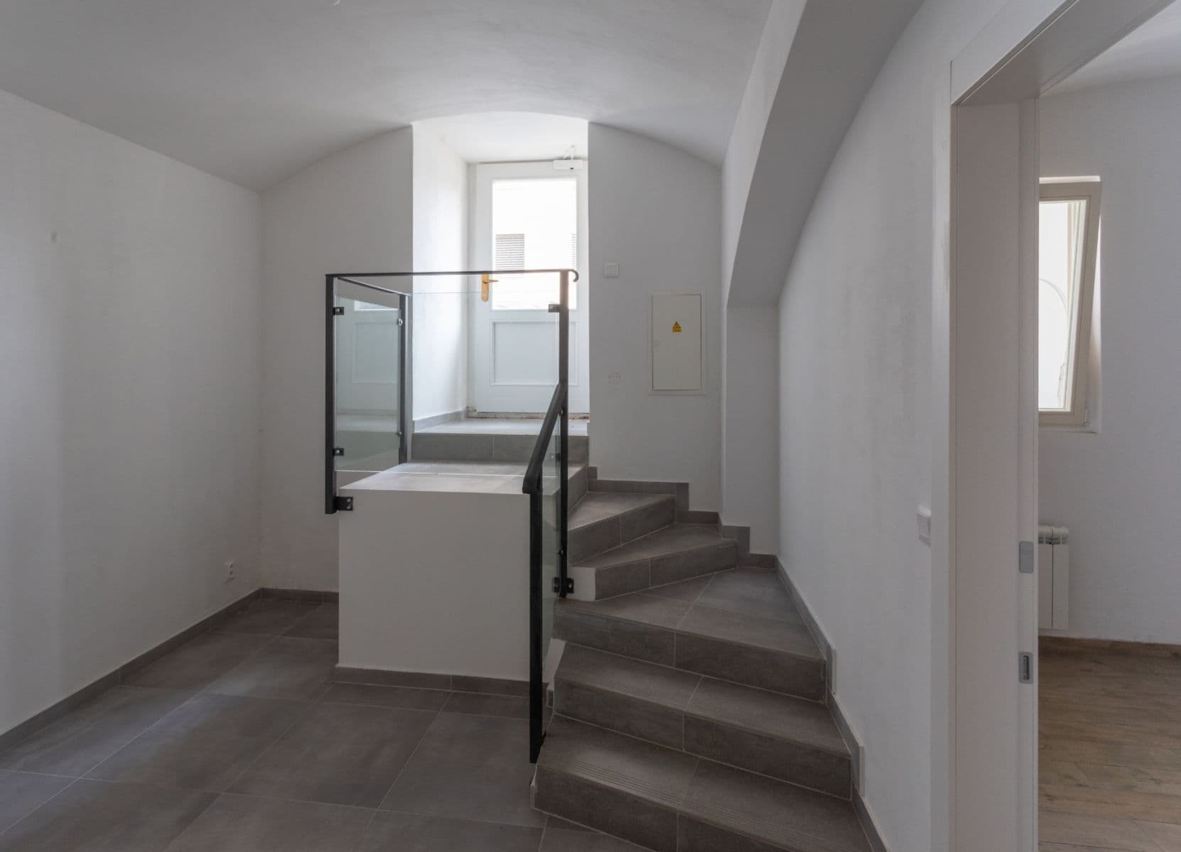 Predaj nebytového priestoru 42 m², Římská, Praha, Praha Predaj nebytového priestoru 42 m², Římská, Praha, Praha
