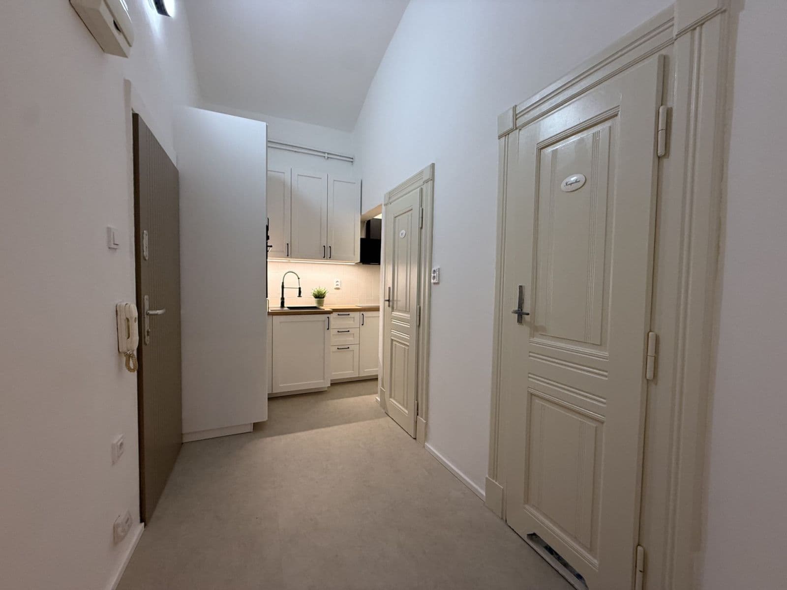 Prenájom bytu 2-izbový 47 m², Gorazdova, Praha, Praha Prenájom bytu 2-izbový 47 m², Gorazdova, Praha, Praha