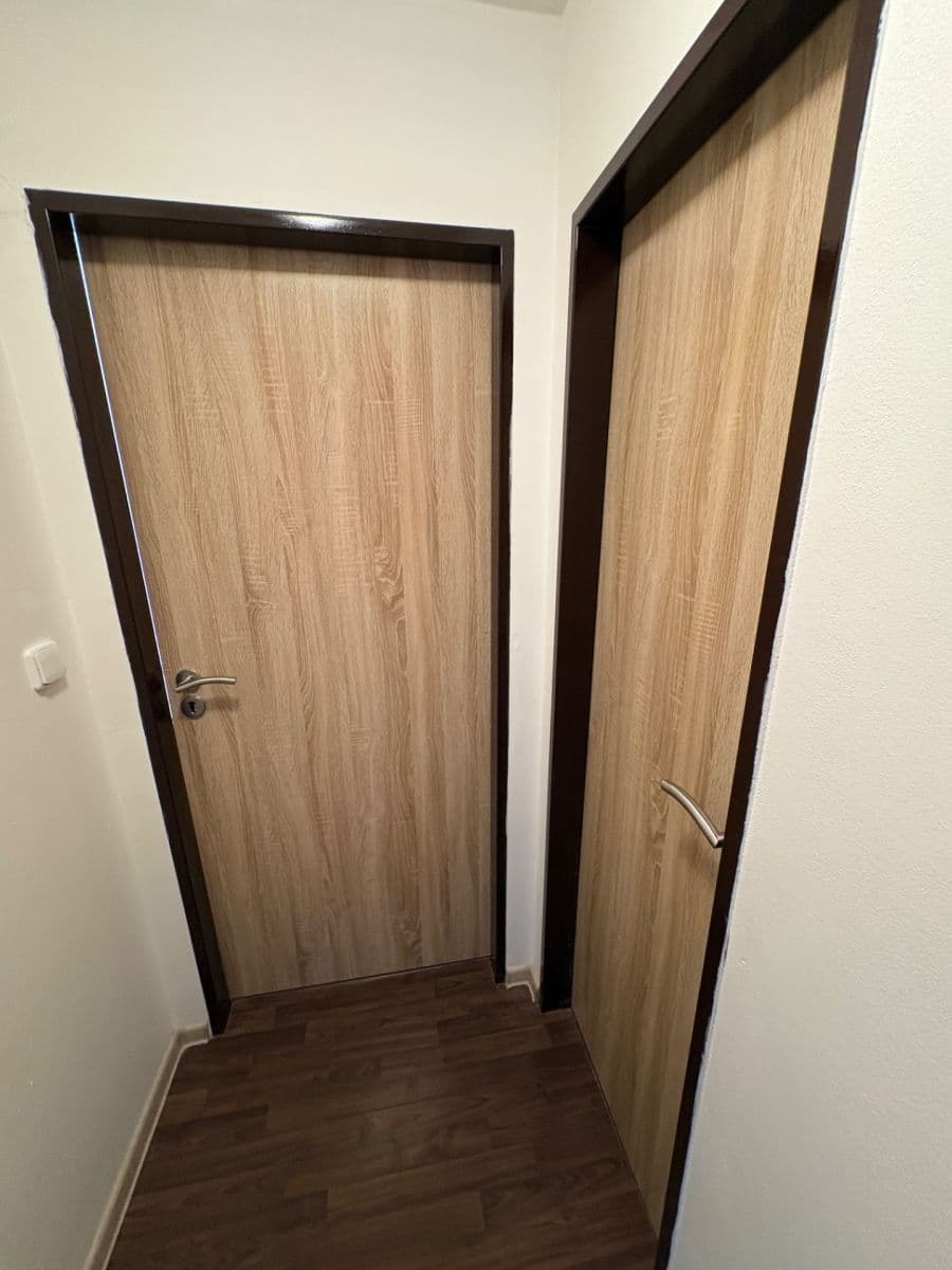 Prenájom bytu 1-izbový 30 m², Nádražní, Líbeznice, Středočeský kraj Prenájom bytu 1-izbový 30 m², Nádražní, Líbeznice, Středočeský kraj
