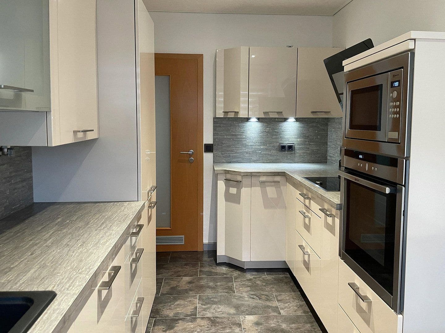 Prenájom bytu 3-izbový 71 m², Remscheid, Severné Porýnie - Westfálsko Prenájom bytu 3-izbový 71 m², Remscheid, Severné Porýnie - Westfálsko