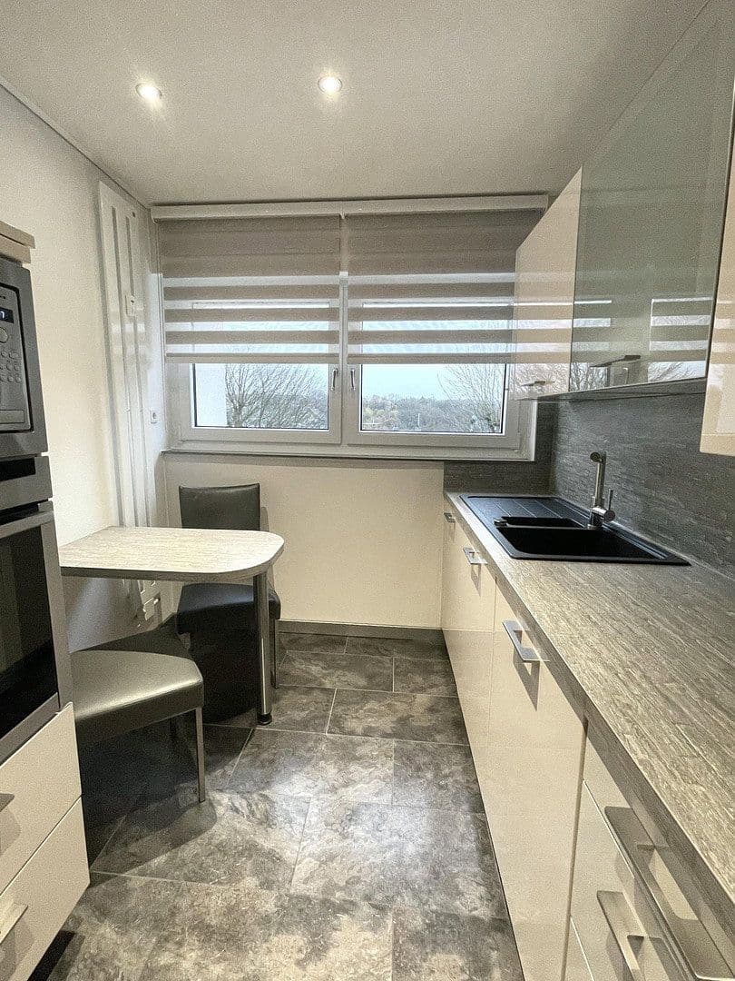 Prenájom bytu 3-izbový 71 m², Remscheid, Severné Porýnie - Westfálsko Prenájom bytu 3-izbový 71 m², Remscheid, Severné Porýnie - Westfálsko