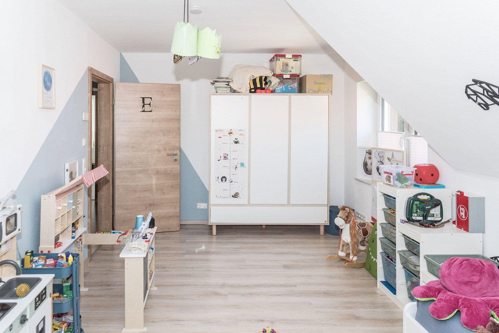 Predaj domu 143 m², pozemek 769 m², Bremen, Brémy Predaj domu 143 m², pozemek 769 m², Bremen, Brémy