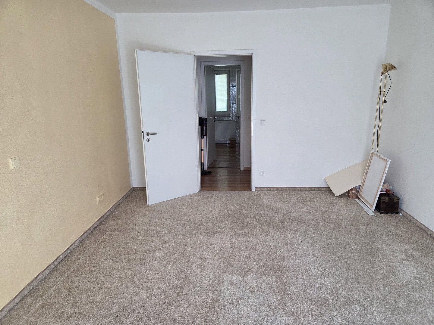 Prenájom bytu 2-izbový 80 m², Nürnberg, Bavorsko Prenájom bytu 2-izbový 80 m², Nürnberg, Bavorsko