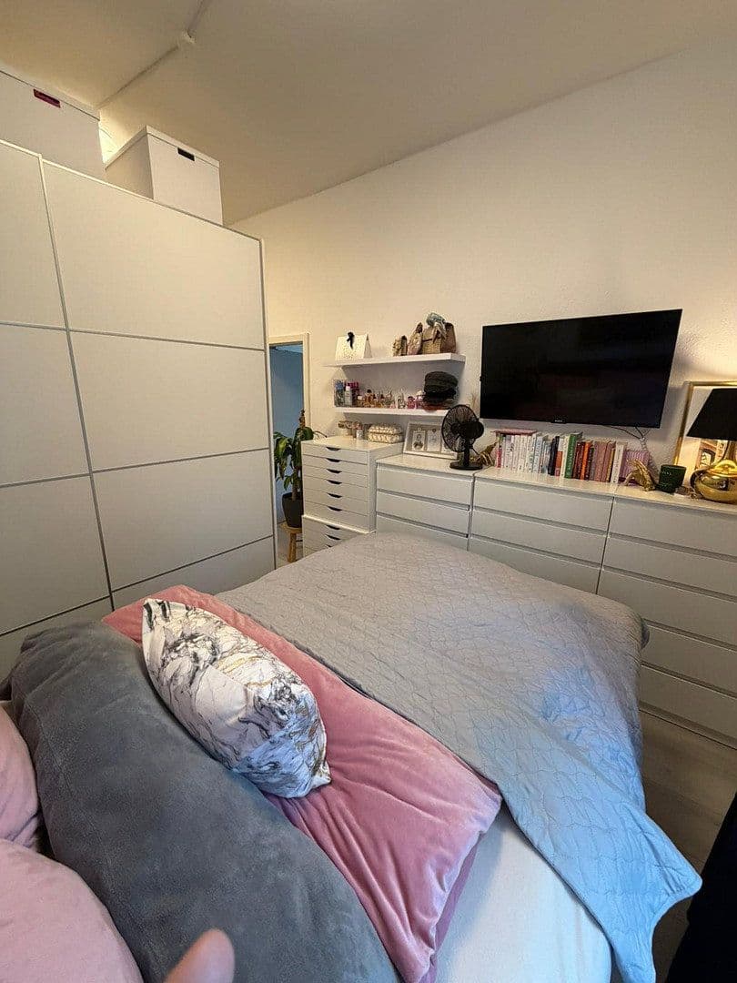 Predaj bytu 2-izbový 41 m², Röhrenstraße, Düsseldorf, Severné Porýnie - Westfálsko Predaj bytu 2-izbový 41 m², Röhrenstraße, Düsseldorf, Severné Porýnie - Westfálsko