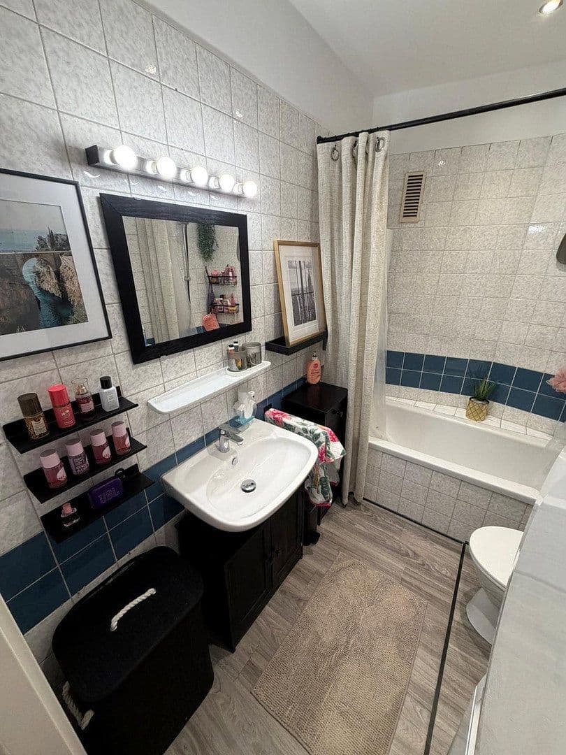Predaj bytu 2-izbový 41 m², Röhrenstraße, Düsseldorf, Severné Porýnie - Westfálsko Predaj bytu 2-izbový 41 m², Röhrenstraße, Düsseldorf, Severné Porýnie - Westfálsko