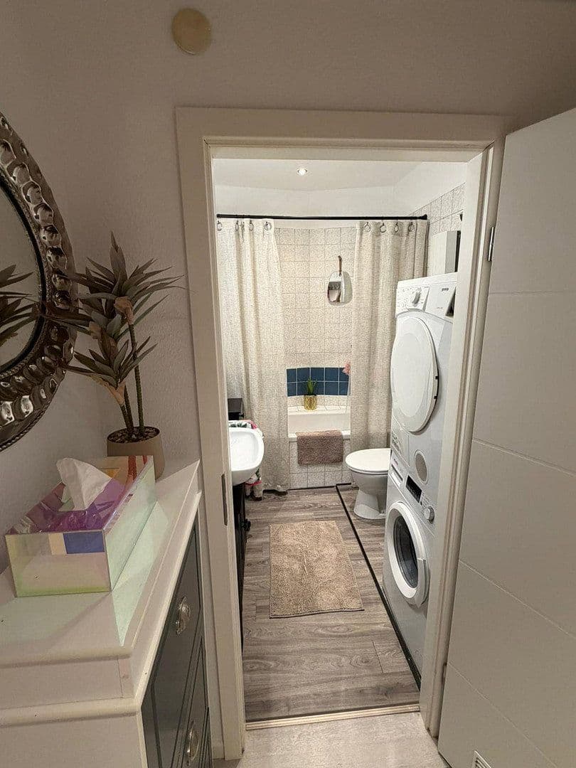 Predaj bytu 2-izbový 41 m², Röhrenstraße, Düsseldorf, Severné Porýnie - Westfálsko Predaj bytu 2-izbový 41 m², Röhrenstraße, Düsseldorf, Severné Porýnie - Westfálsko