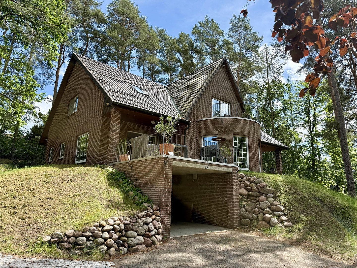 Predaj domu 236 m², pozemek 3.030 m², Hitzacker (Elbe), Dolné Sasko Predaj domu 236 m², pozemek 3.030 m², Hitzacker (Elbe), Dolné Sasko
