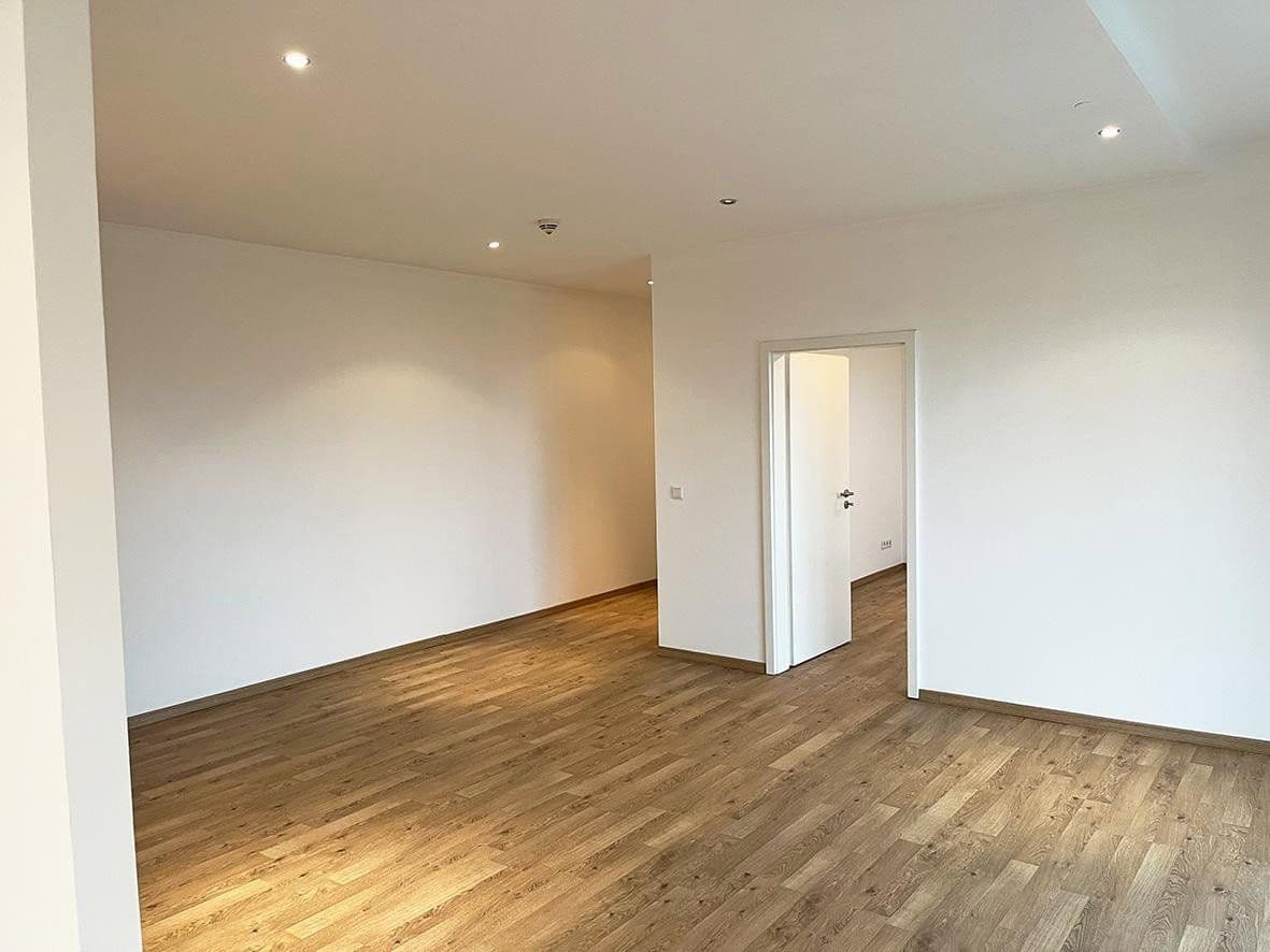 Prenájom bytu 2-izbový 80 m², Remscheid, Severné Porýnie - Westfálsko Prenájom bytu 2-izbový 80 m², Remscheid, Severné Porýnie - Westfálsko