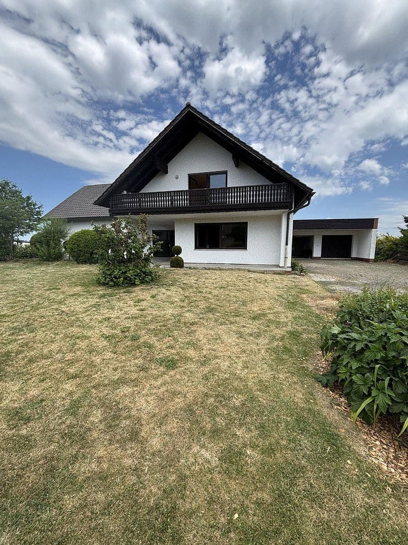 Predaj domu 245 m², pozemek 1.197 m², Kümmersbruck, Bavorsko Predaj domu 245 m², pozemek 1.197 m², Kümmersbruck, Bavorsko