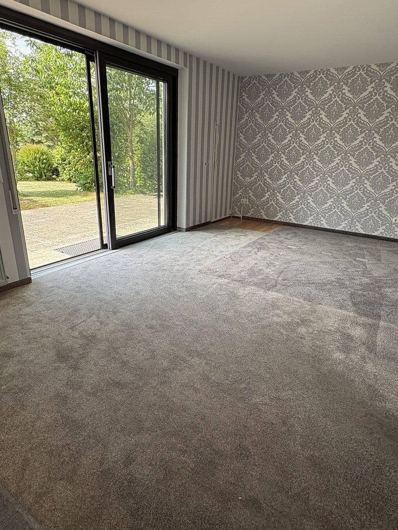 Predaj domu 245 m², pozemek 1.197 m², Kümmersbruck, Bavorsko Predaj domu 245 m², pozemek 1.197 m², Kümmersbruck, Bavorsko