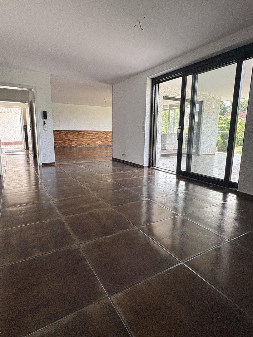 Predaj domu 245 m², pozemek 1.197 m², Kümmersbruck, Bavorsko Predaj domu 245 m², pozemek 1.197 m², Kümmersbruck, Bavorsko