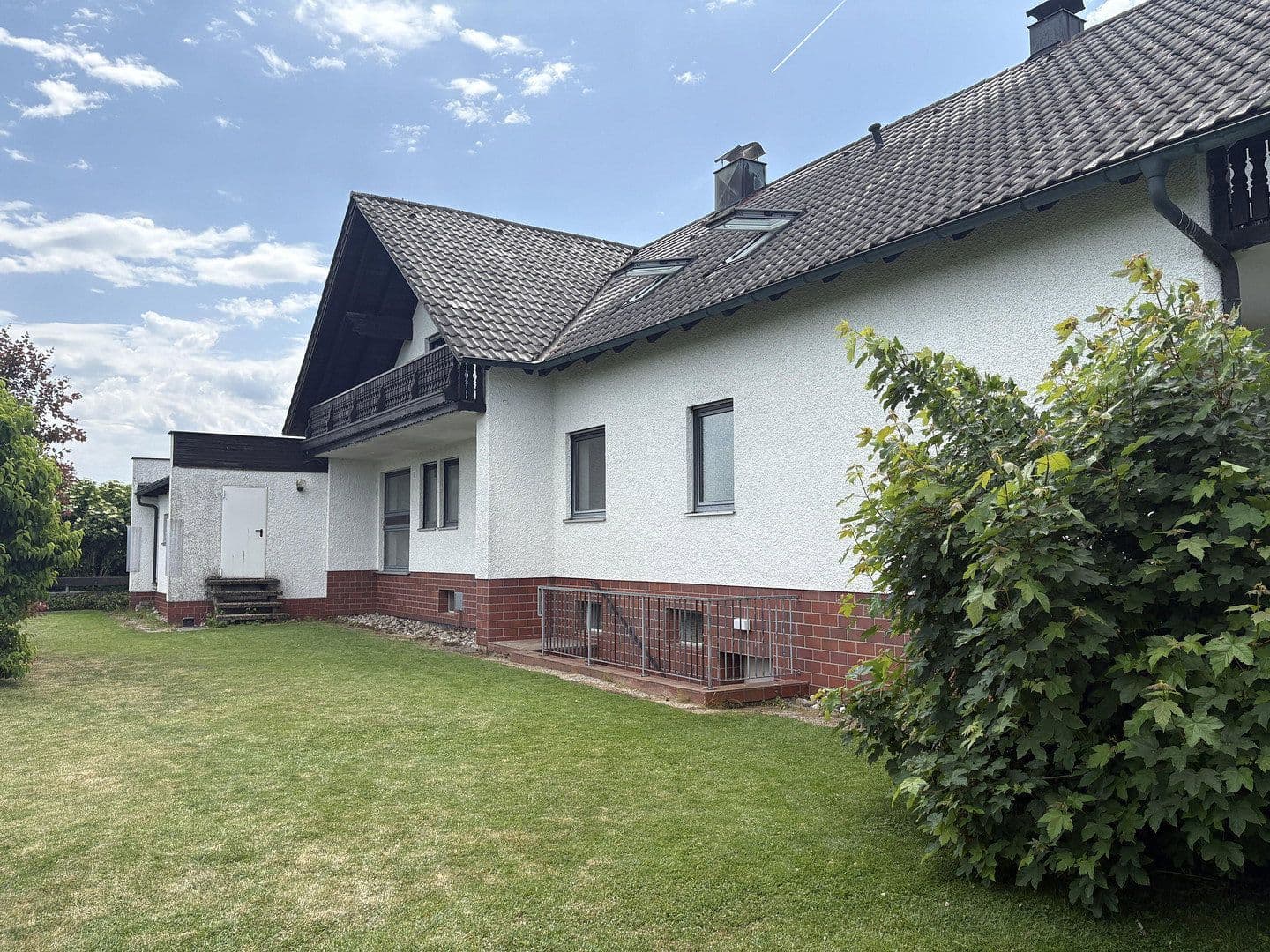 Predaj domu 245 m², pozemek 1.197 m², Kümmersbruck, Bavorsko Predaj domu 245 m², pozemek 1.197 m², Kümmersbruck, Bavorsko