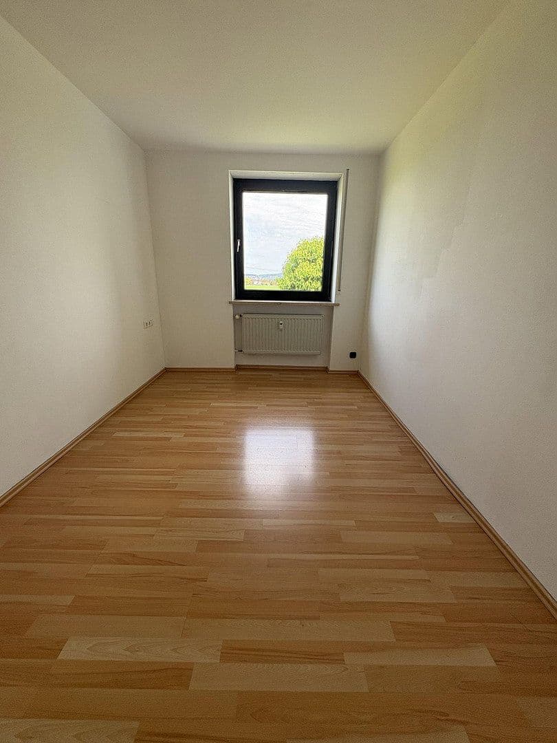 Predaj domu 245 m², pozemek 1.197 m², Kümmersbruck, Bavorsko Predaj domu 245 m², pozemek 1.197 m², Kümmersbruck, Bavorsko