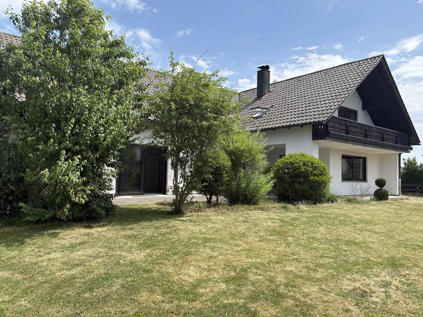 Predaj domu 245 m², pozemek 1.197 m², Kümmersbruck, Bavorsko Predaj domu 245 m², pozemek 1.197 m², Kümmersbruck, Bavorsko