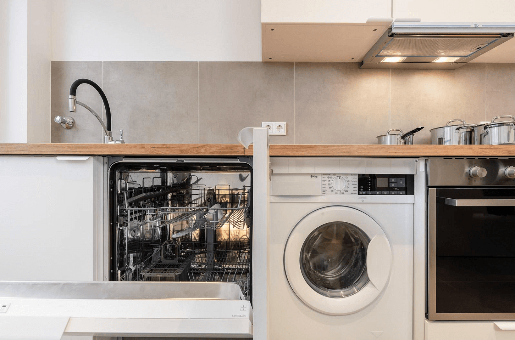 Predaj bytu 4-izbový 70 m², Köln, Severné Porýnie - Westfálsko Predaj bytu 4-izbový 70 m², Köln, Severné Porýnie - Westfálsko