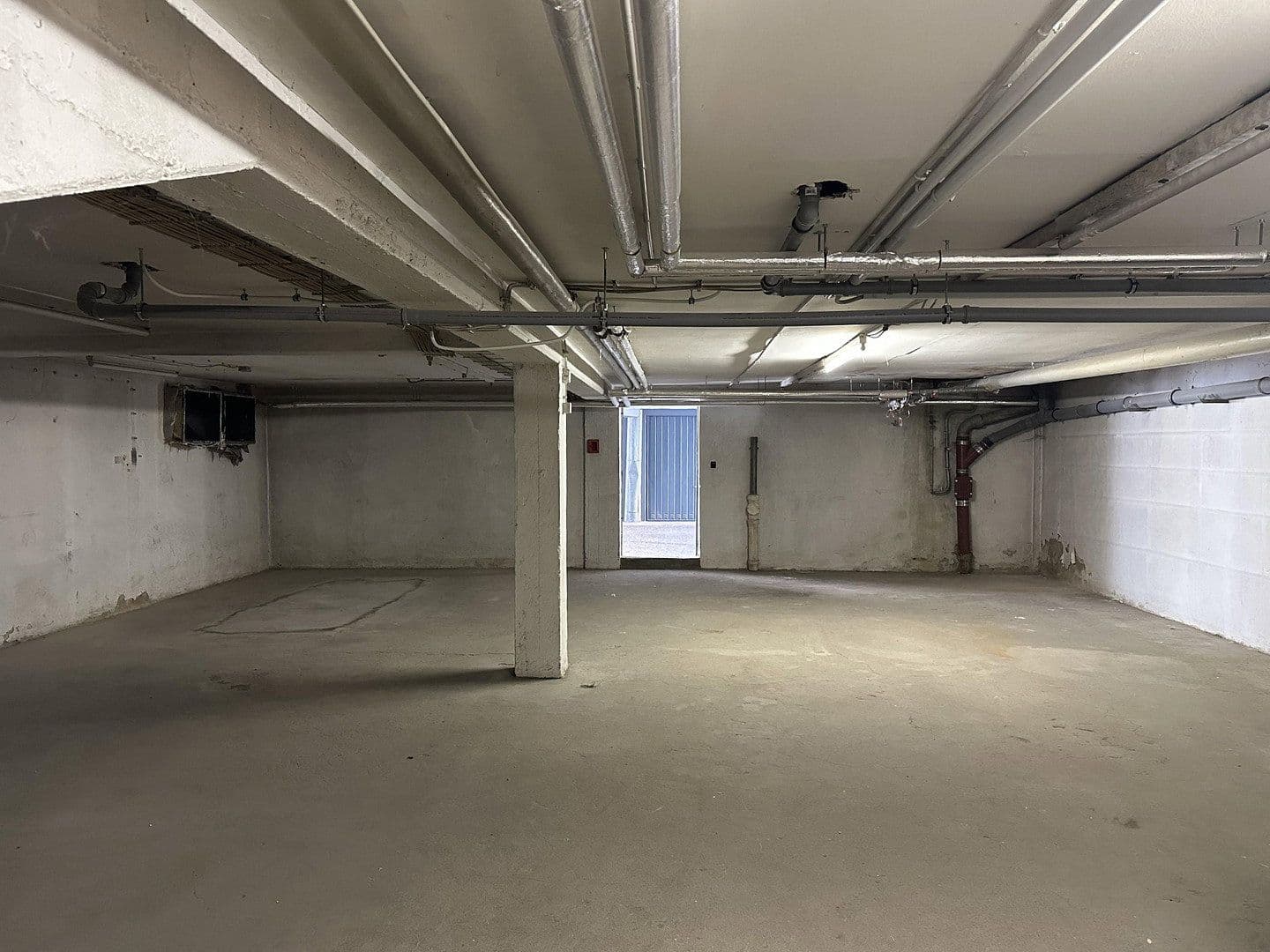 Prenájom nebytového priestoru 136 m², Mundenheimerstr. 237, Ludwigshafen am Rhein, Porýnie-Falcko Prenájom nebytového priestoru 136 m², Mundenheimerstr. 237, Ludwigshafen am Rhein, Porýnie-Falcko