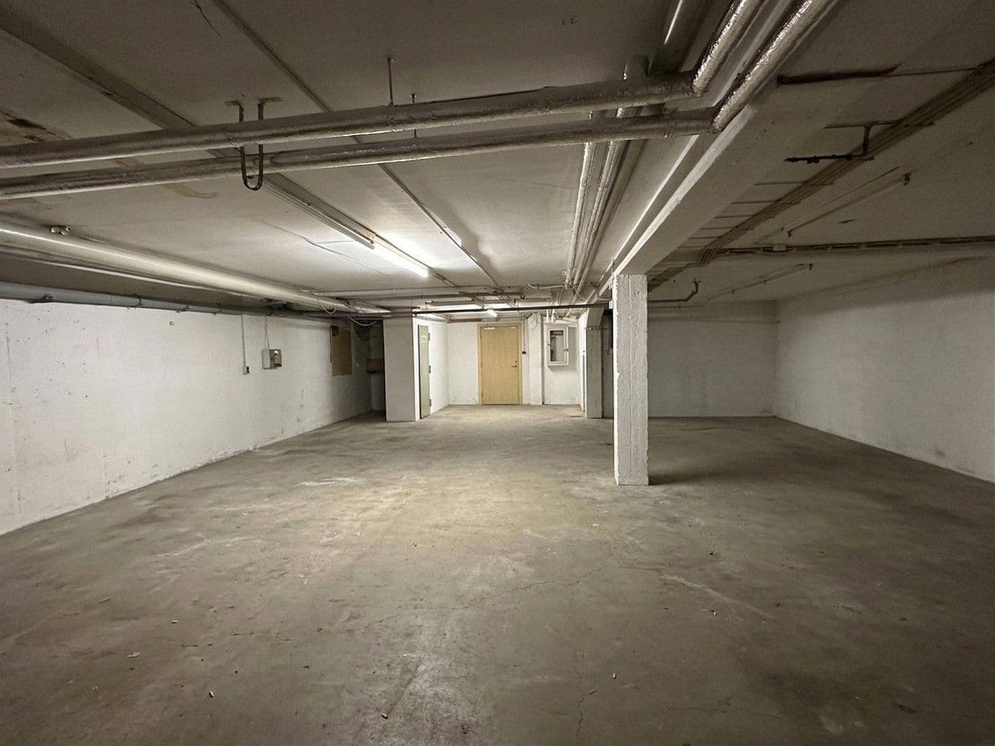 Prenájom nebytového priestoru 136 m², Mundenheimerstr. 237, Ludwigshafen am Rhein, Porýnie-Falcko Prenájom nebytového priestoru 136 m², Mundenheimerstr. 237, Ludwigshafen am Rhein, Porýnie-Falcko