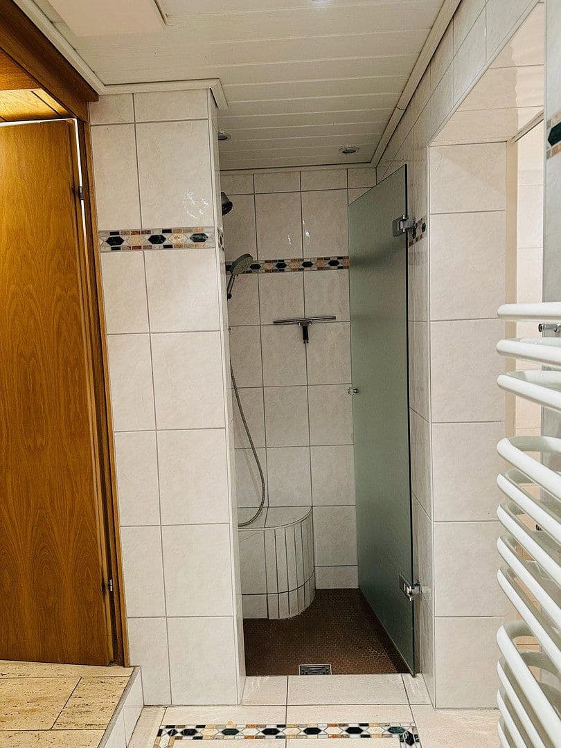Predaj domu 345 m², pozemek 780 m², Oberer Rain 15, Gaggenau, Bádensko-Wurttembersko Predaj domu 345 m², pozemek 780 m², Oberer Rain 15, Gaggenau, Bádensko-Wurttembersko
