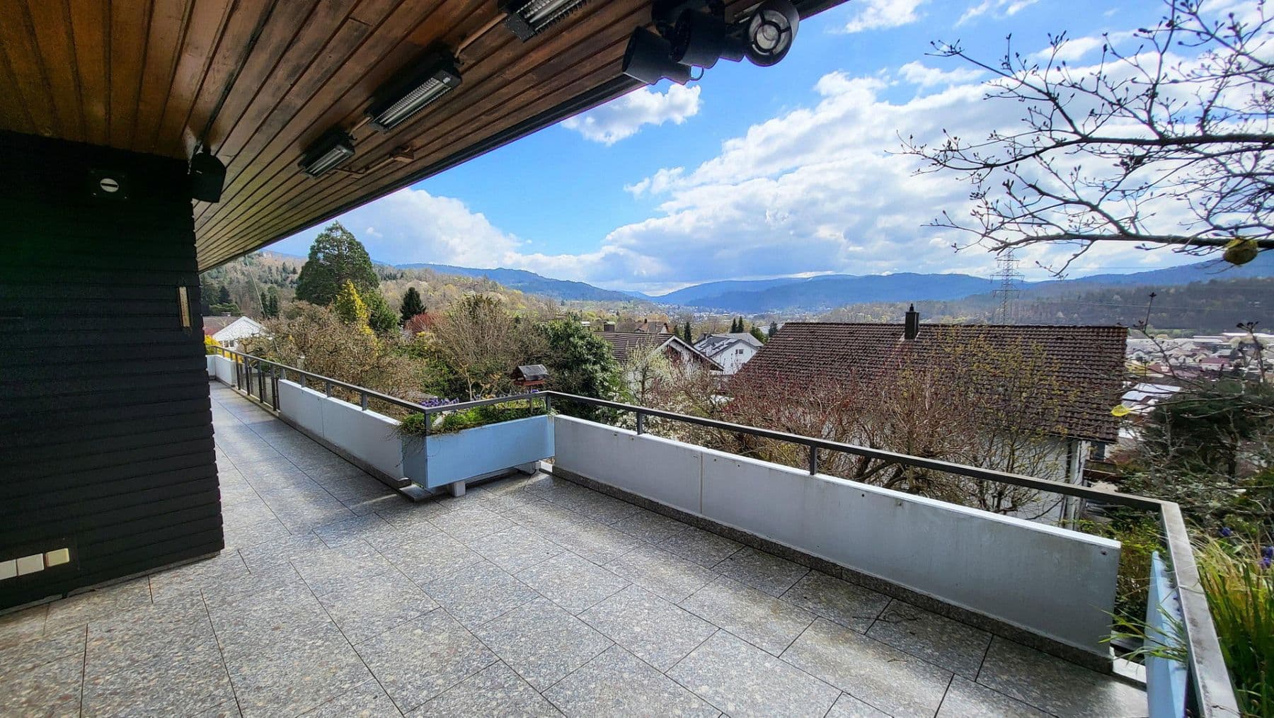 Predaj domu 345 m², pozemek 780 m², Oberer Rain 15, Gaggenau, Bádensko-Wurttembersko Predaj domu 345 m², pozemek 780 m², Oberer Rain 15, Gaggenau, Bádensko-Wurttembersko