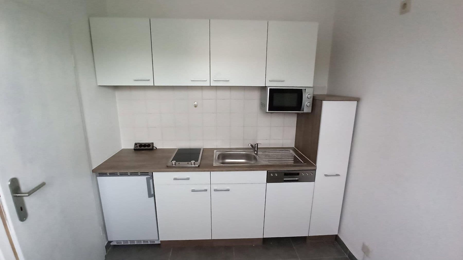 Prenájom bytu 1-izbový 46 m², Gieselherplatz 2, Ludwigshafen, Porýnie-Falcko Prenájom bytu 1-izbový 46 m², Gieselherplatz 2, Ludwigshafen, Porýnie-Falcko