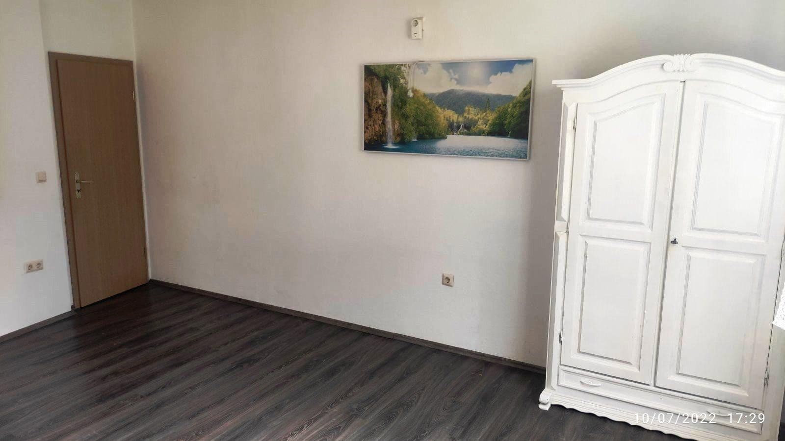 Predaj domu 240 m², pozemek 184 m², Hohenlohestr. 75, Bad Wildbad, Bádensko-Wurttembersko Predaj domu 240 m², pozemek 184 m², Hohenlohestr. 75, Bad Wildbad, Bádensko-Wurttembersko