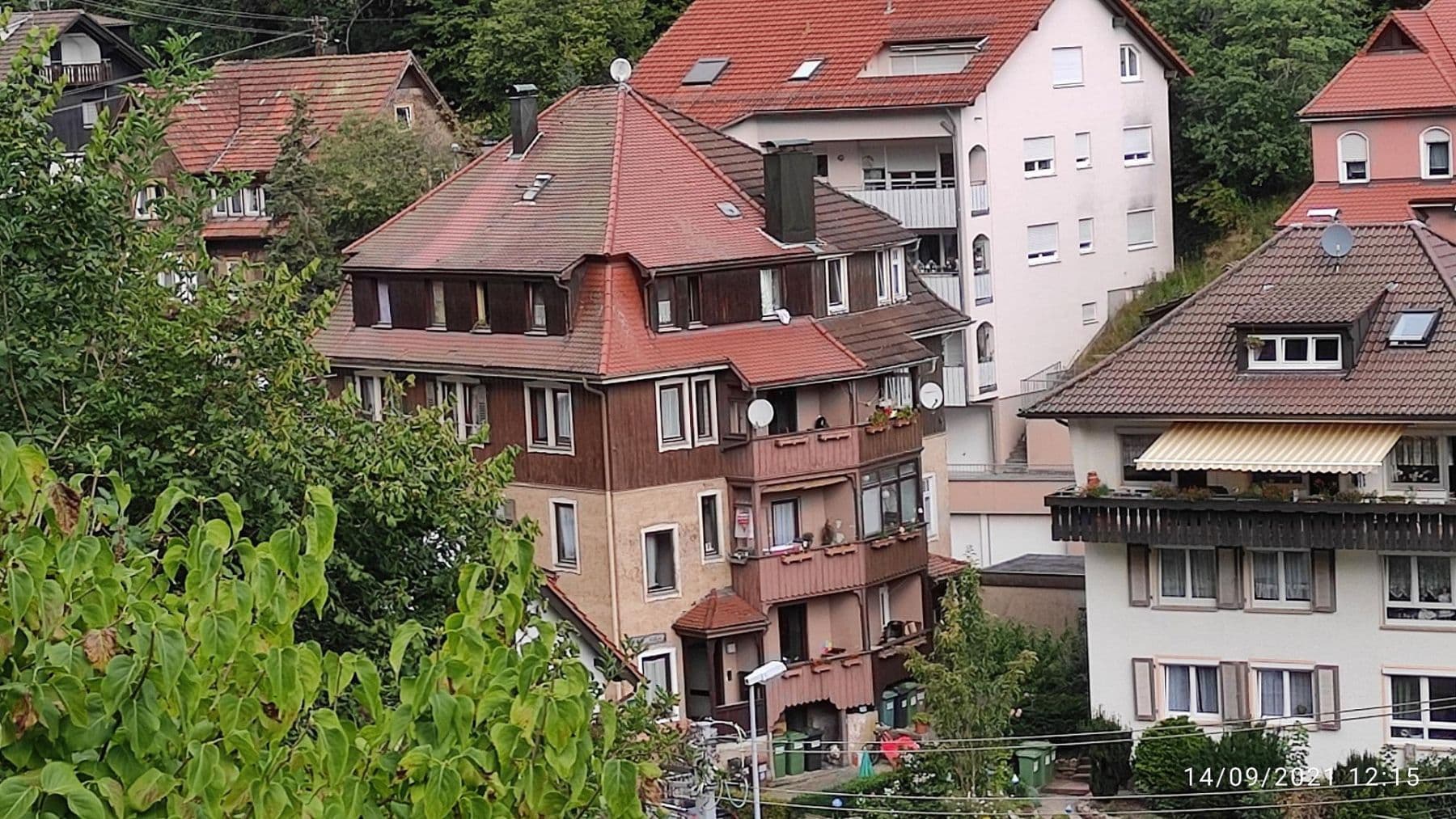 Predaj domu 240 m², pozemek 184 m², Hohenlohestr. 75, Bad Wildbad, Bádensko-Wurttembersko Predaj domu 240 m², pozemek 184 m², Hohenlohestr. 75, Bad Wildbad, Bádensko-Wurttembersko