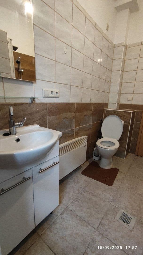 Predaj domu 240 m², pozemek 184 m², Hohenlohestr. 75, Bad Wildbad, Bádensko-Wurttembersko Predaj domu 240 m², pozemek 184 m², Hohenlohestr. 75, Bad Wildbad, Bádensko-Wurttembersko