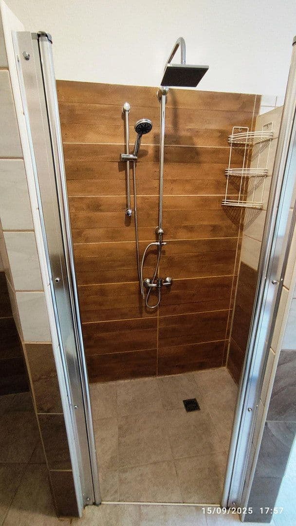 Predaj domu 240 m², pozemek 184 m², Hohenlohestr. 75, Bad Wildbad, Bádensko-Wurttembersko Predaj domu 240 m², pozemek 184 m², Hohenlohestr. 75, Bad Wildbad, Bádensko-Wurttembersko