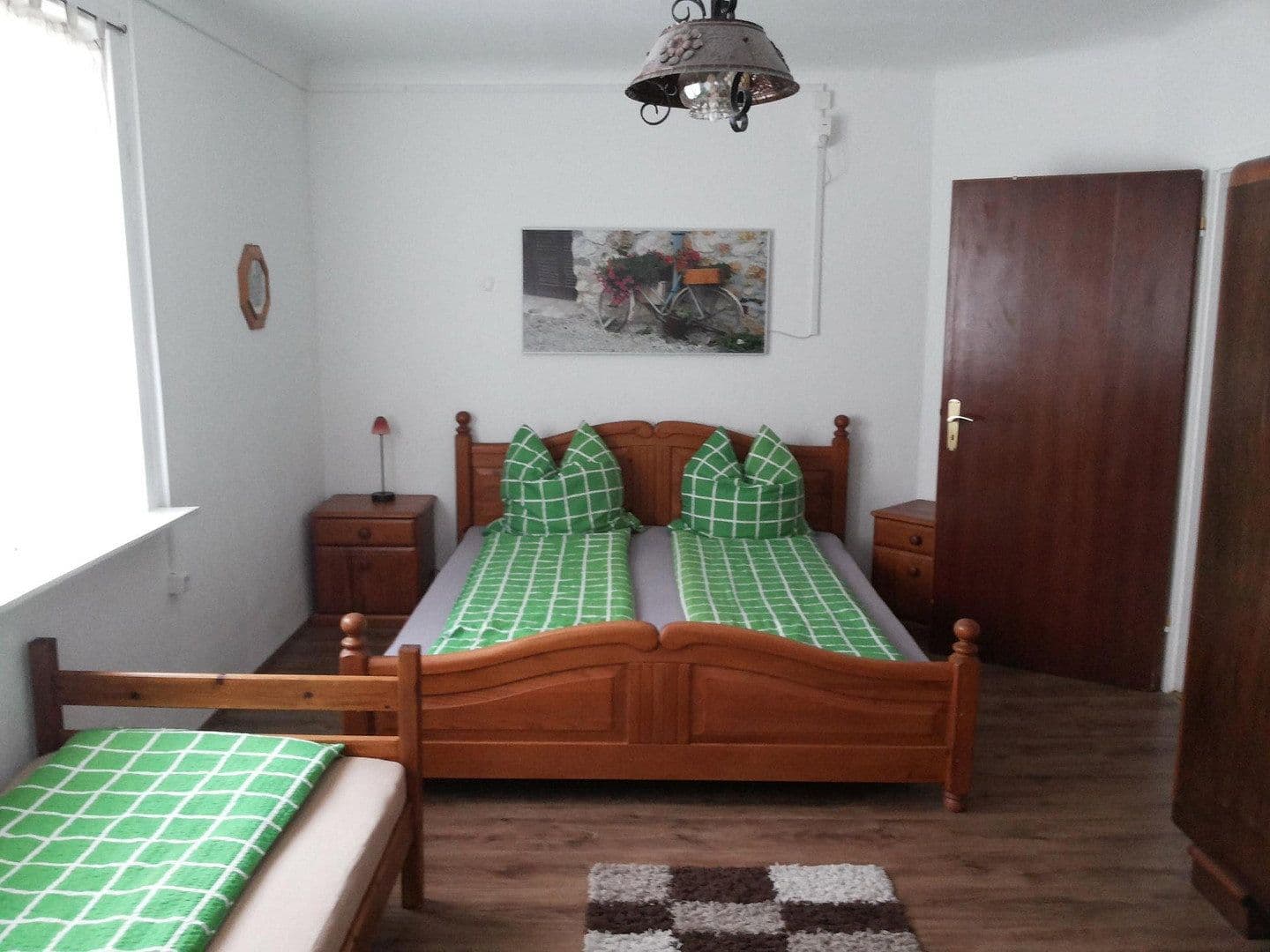 Predaj domu 240 m², pozemek 184 m², Hohenlohestr. 75, Bad Wildbad, Bádensko-Wurttembersko Predaj domu 240 m², pozemek 184 m², Hohenlohestr. 75, Bad Wildbad, Bádensko-Wurttembersko