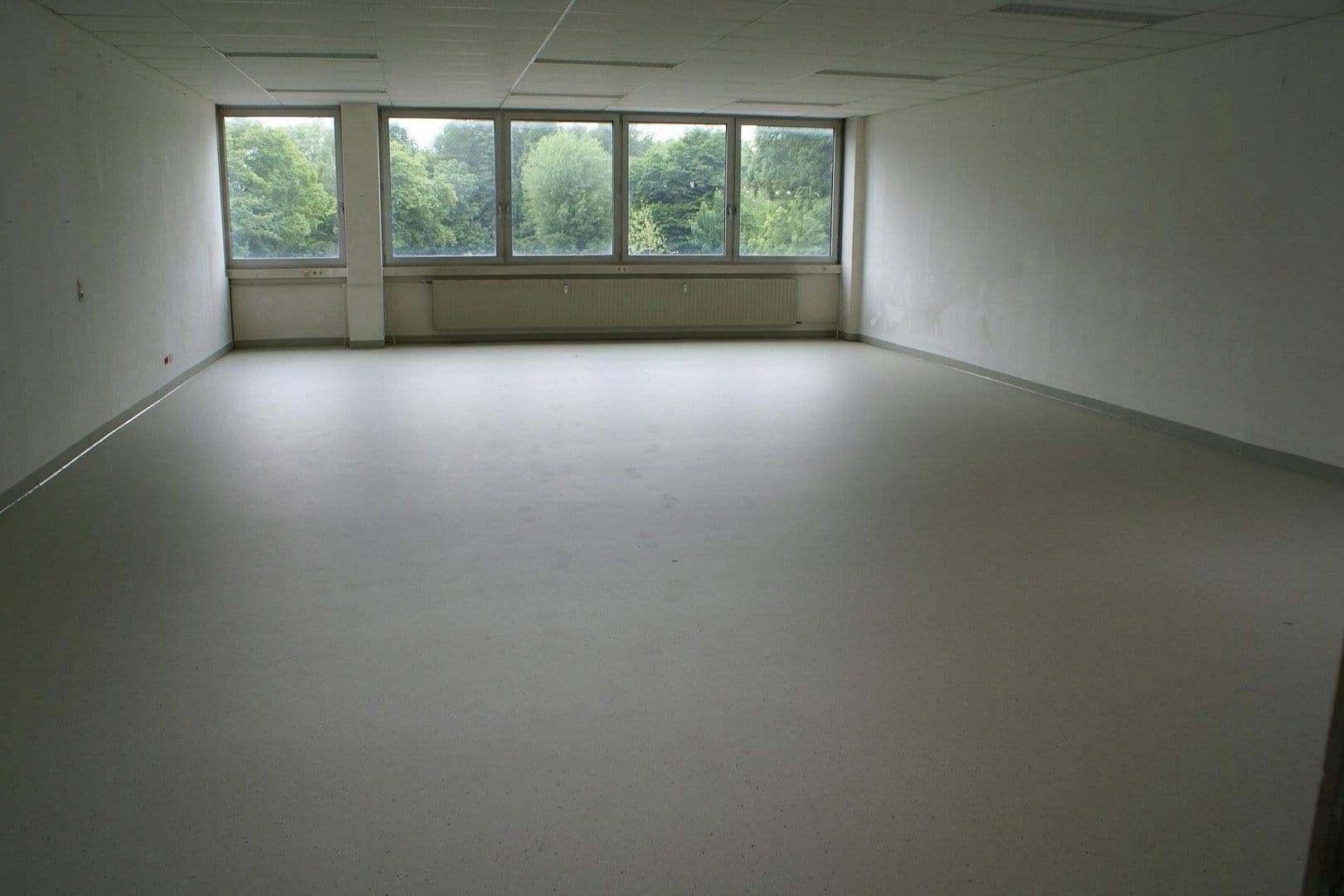 Prenájom kancelárie 100 m², Aalen, Bádensko-Wurttembersko Prenájom kancelárie 100 m², Aalen, Bádensko-Wurttembersko